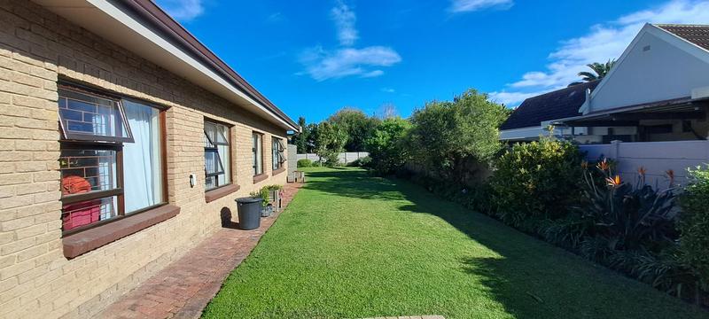 4 Bedroom Property for Sale in Heather Park Western Cape